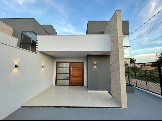 Casa para Venda em Feira de Santana - 2