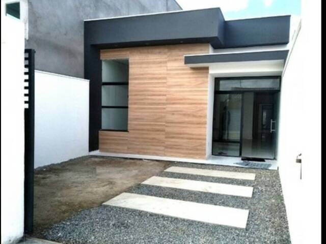#195 - Casa para Venda em Feira de Santana - BA