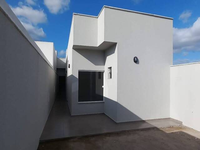 #196 - Casa para Venda em Feira de Santana - BA