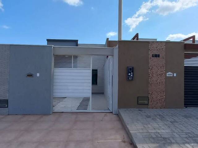 #196 - Casa para Venda em Feira de Santana - BA
