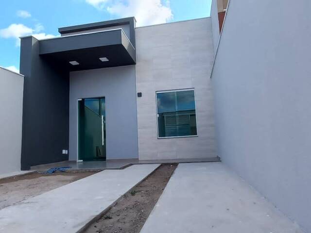 #196 - Casa para Venda em Feira de Santana - BA