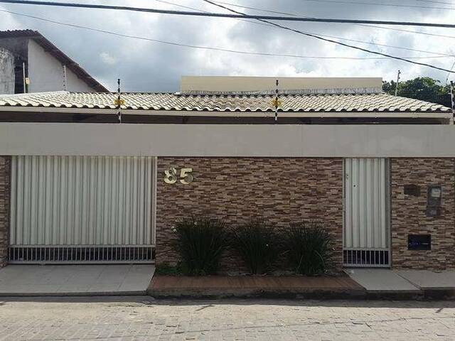 #198 - Casa para Venda em Feira de Santana - BA