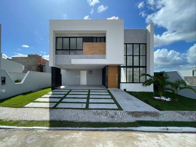 Casa para Venda em Feira de Santana - 2
