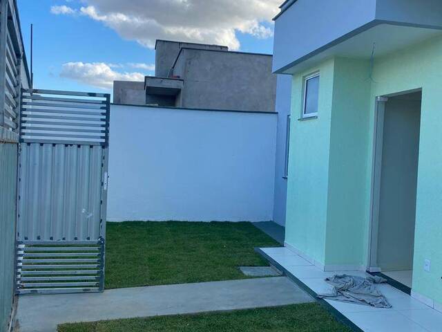 Casa para Venda em Feira de Santana - 2