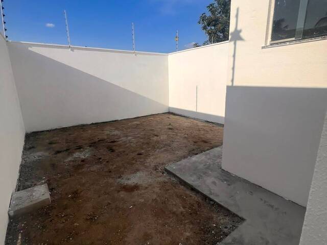 Casa para Venda em Feira de Santana - 2