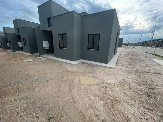 Casa para Venda em Feira de Santana - 2