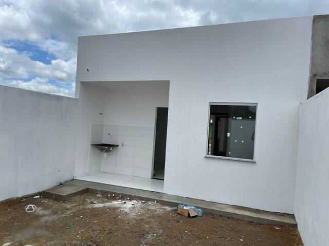 Casa para Venda em Feira de Santana - 2