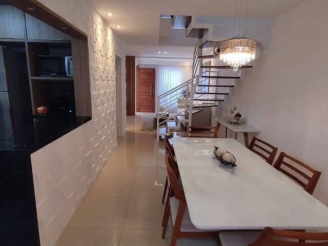 Casa para Venda em Feira de Santana - 2