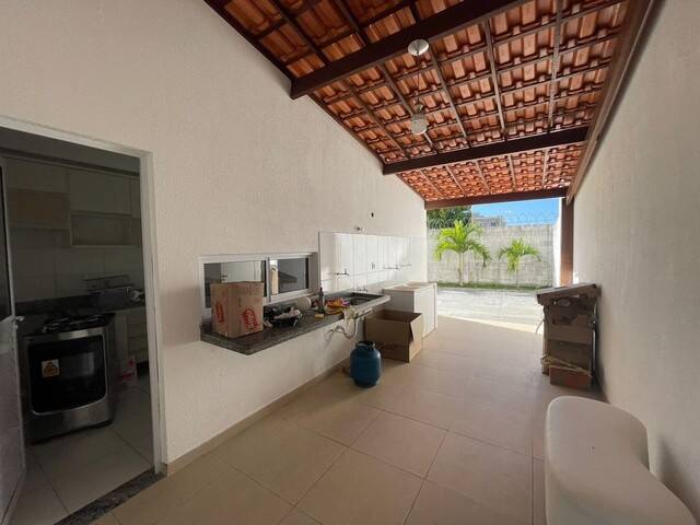 Casa para Venda em Feira de Santana - 2