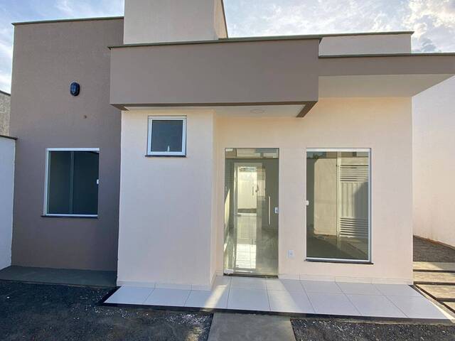 #235 - Casa para Venda em Feira de Santana - BA
