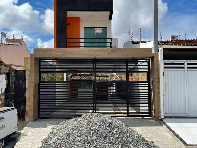 Casa para Venda em Feira de Santana - 2