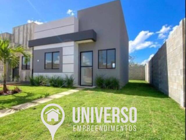 Casa para Venda em Feira de Santana - 2