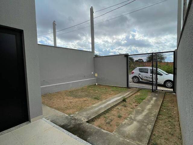 Casa para Venda em Feira de Santana - 2