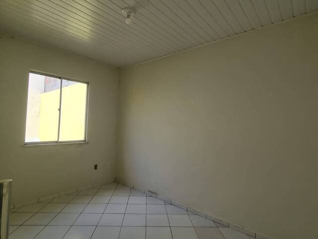 Casa para Venda em Feira de Santana - 2