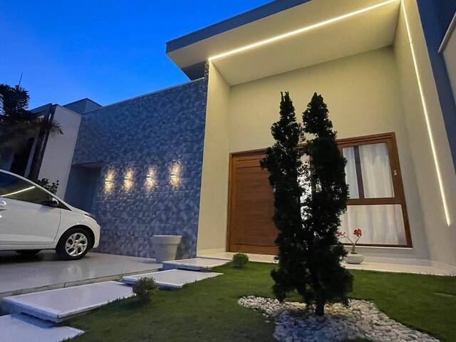 Casa para Venda em Feira de Santana - 2