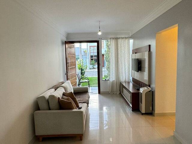 Casa para Venda em Feira de Santana - 2