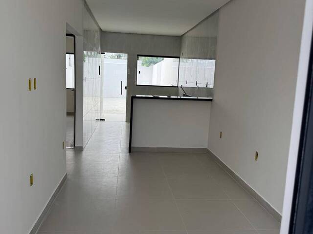 #395 - Casa para Venda em Feira de Santana - BA - 2