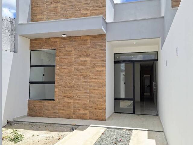 Casa para Venda em Feira de Santana - 2