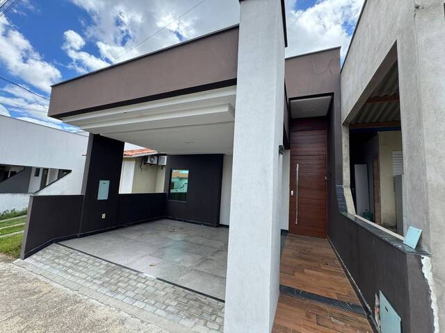 Casa para Venda em Feira de Santana - 2