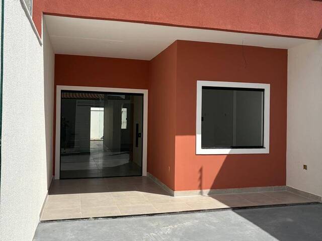 Casa para Venda em Feira de Santana - 2