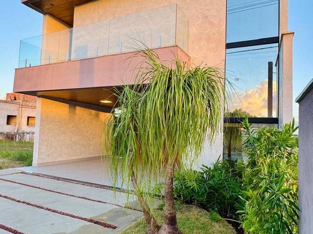 Casa para Venda em Feira de Santana - 2